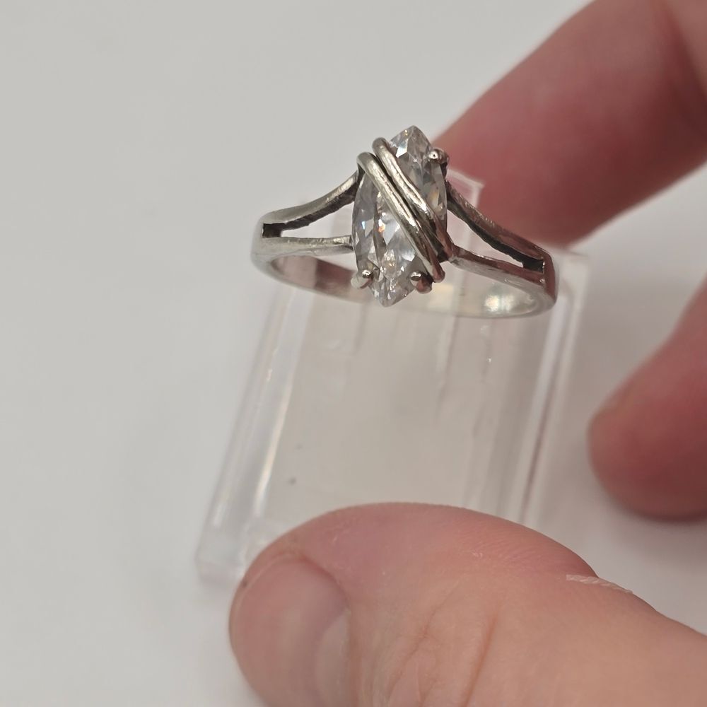 Vintage Sterling Silver White Crystal band Ring size 8.5
